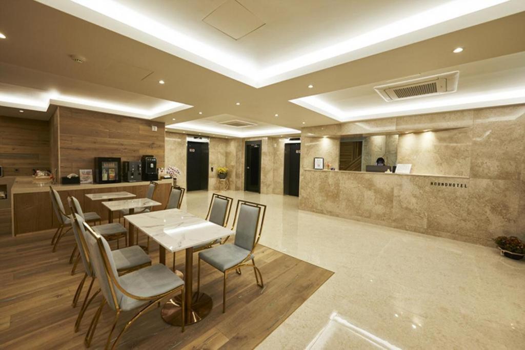 ยอนซาน ฮาวด์ โฮเต็ล Hotel ปูซาน ภายนอก รูปภาพ