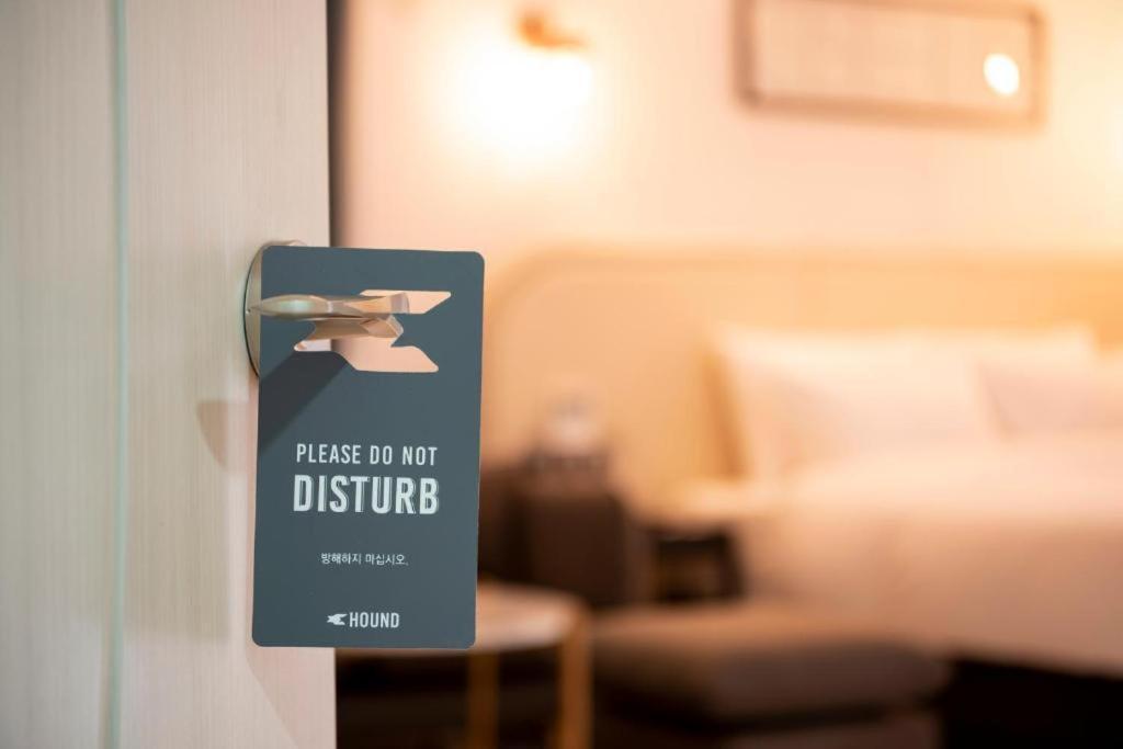 ยอนซาน ฮาวด์ โฮเต็ล Hotel ปูซาน ภายนอก รูปภาพ