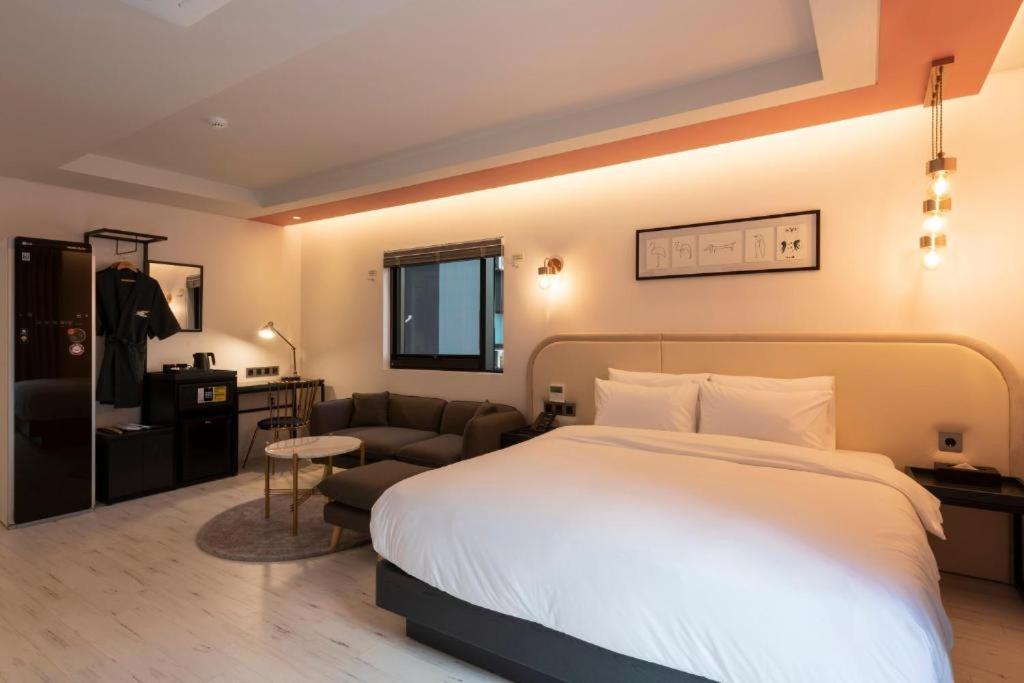 ยอนซาน ฮาวด์ โฮเต็ล Hotel ปูซาน ภายนอก รูปภาพ