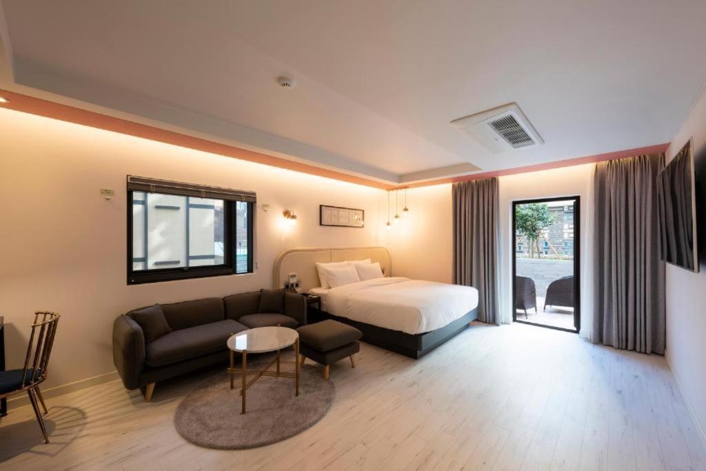 ยอนซาน ฮาวด์ โฮเต็ล Hotel ปูซาน ภายนอก รูปภาพ