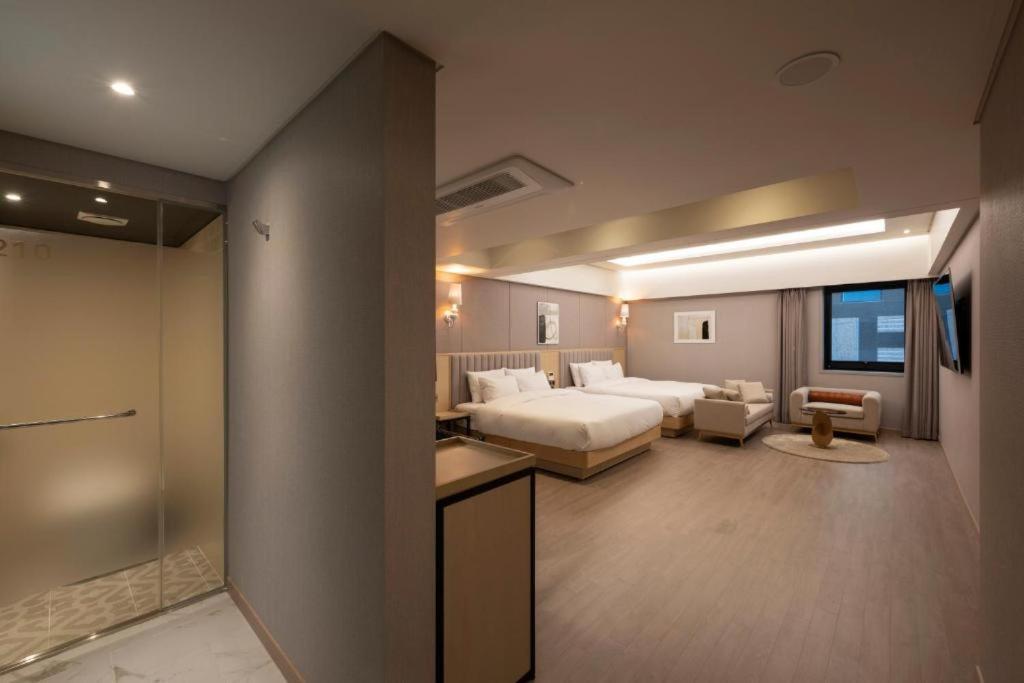 ยอนซาน ฮาวด์ โฮเต็ล Hotel ปูซาน ภายนอก รูปภาพ