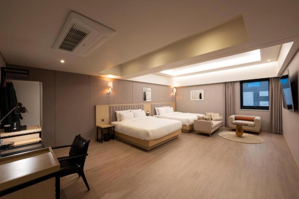 ยอนซาน ฮาวด์ โฮเต็ล Hotel ปูซาน ภายนอก รูปภาพ