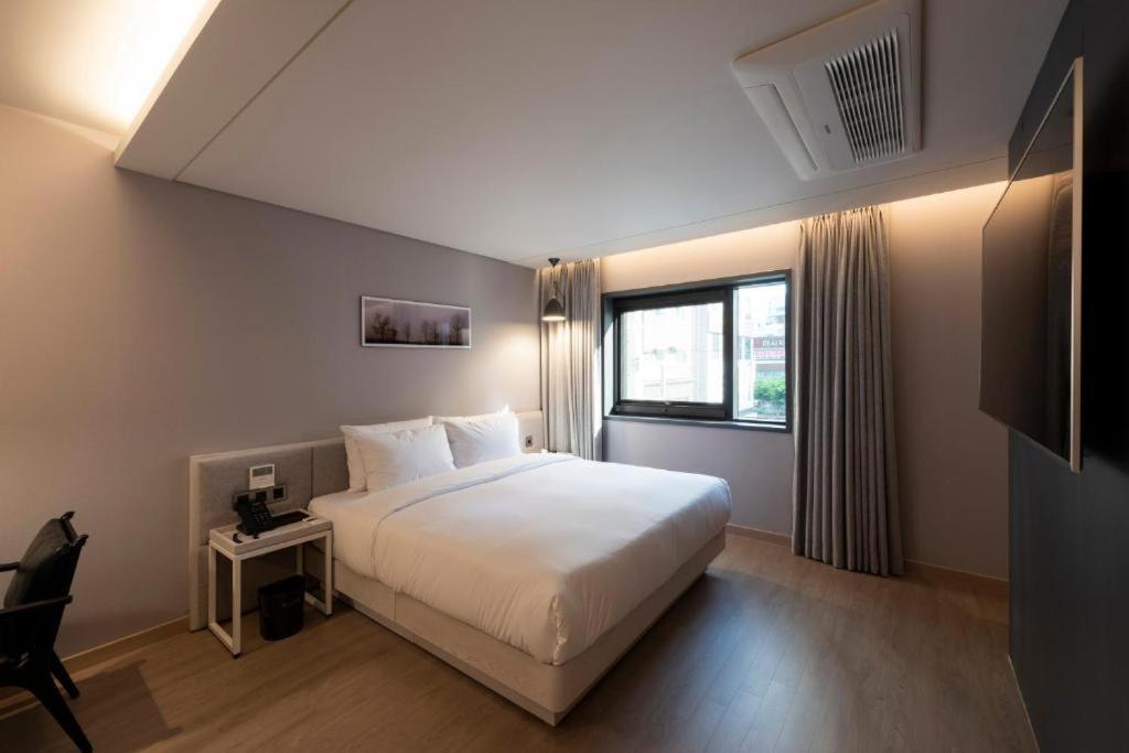 ยอนซาน ฮาวด์ โฮเต็ล Hotel ปูซาน ภายนอก รูปภาพ