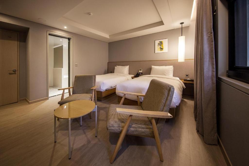 ยอนซาน ฮาวด์ โฮเต็ล Hotel ปูซาน ภายนอก รูปภาพ