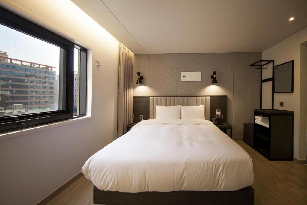 ยอนซาน ฮาวด์ โฮเต็ล Hotel ปูซาน ภายนอก รูปภาพ