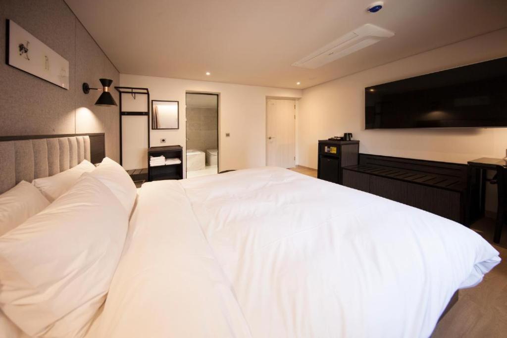 ยอนซาน ฮาวด์ โฮเต็ล Hotel ปูซาน ภายนอก รูปภาพ